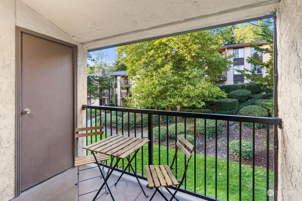 Photo of 14510 124th Avenue NE #E35, Kirkland, WA 98034 (MLS # 2171153)