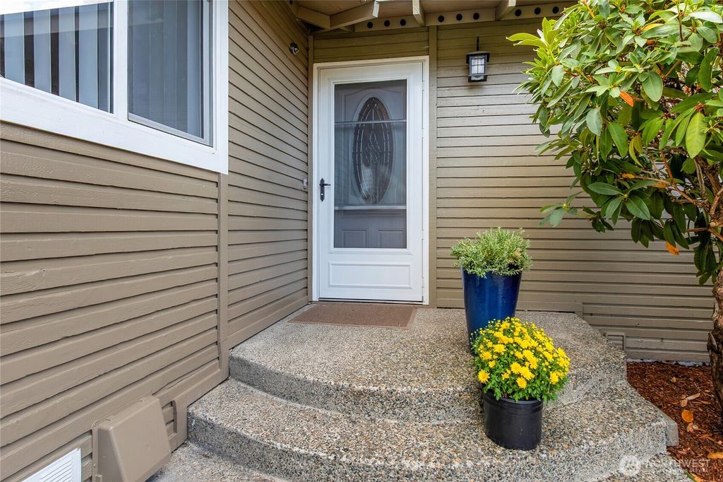 Photo of 2231 S 291st Street, Federal Way, WA 98003 (MLS # 2433305)