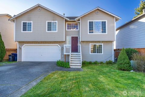 Photo of 6605 78th Place NE, Marysville, WA 98270 (MLS # 2472963)