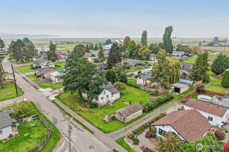 27325 101st Avenue NW