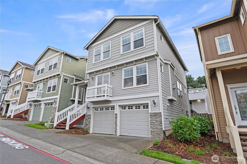 Photo of 10211 SE 237th Street, Kent, WA 98031 (MLS # 2441105)
