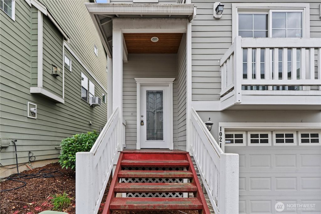 Photo of 10211 SE 237th Street, Kent, WA 98031 (MLS # 2441105)