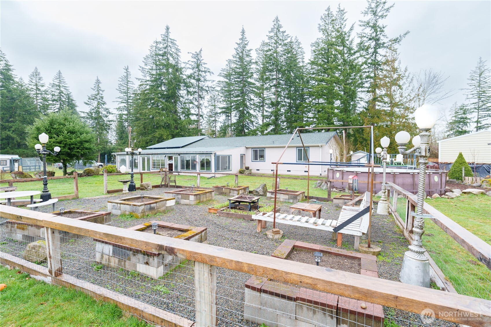 15724 Lawrence Lake Rd SE