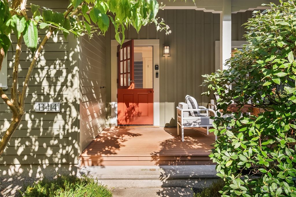 Photo of 13414 NE 111 Court, Redmond, WA 98052 (MLS # 2309109)