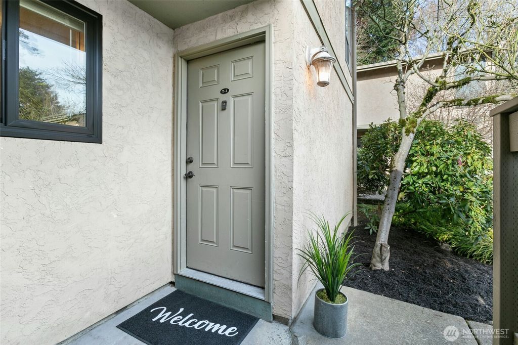 Photo of 10002 NE 138th Place #T1, Kirkland, WA 98034 (MLS # 2442424)