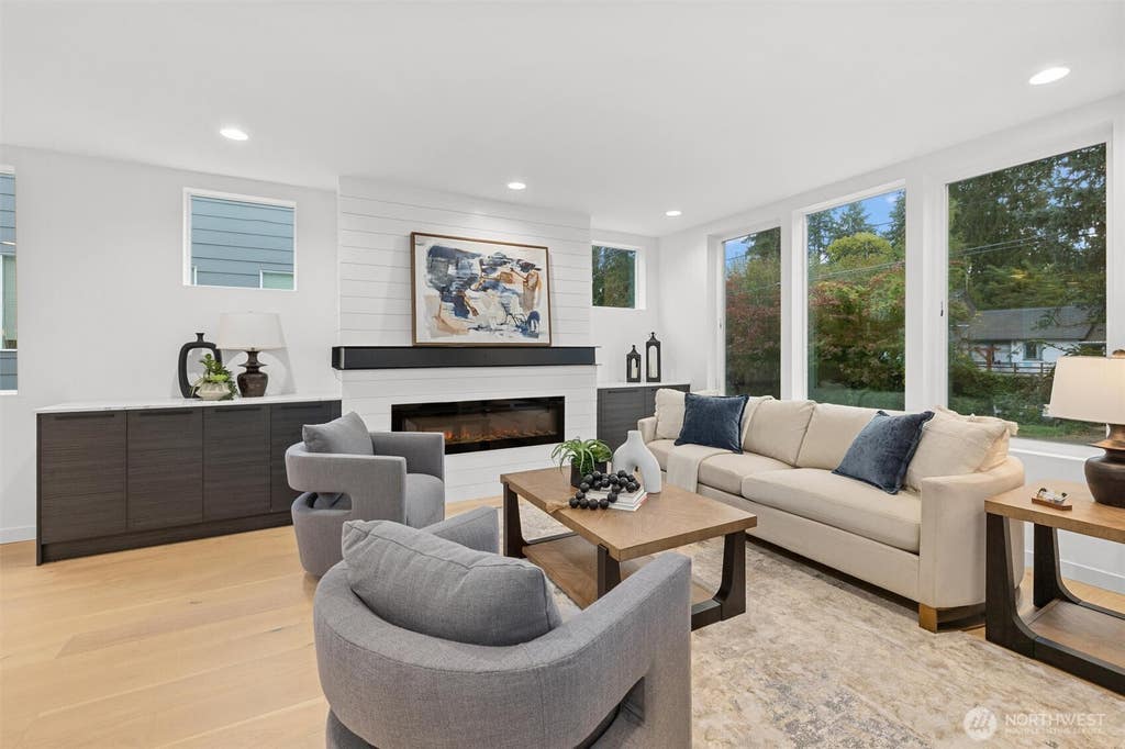 Photo of 12011 36th Avenue NE, Seattle, WA 98125 (MLS # 2564966)