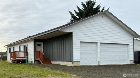 Photo of 117 N Wynoochee Drive SW, Ocean Shores, WA 98569 (MLS # 2480644)