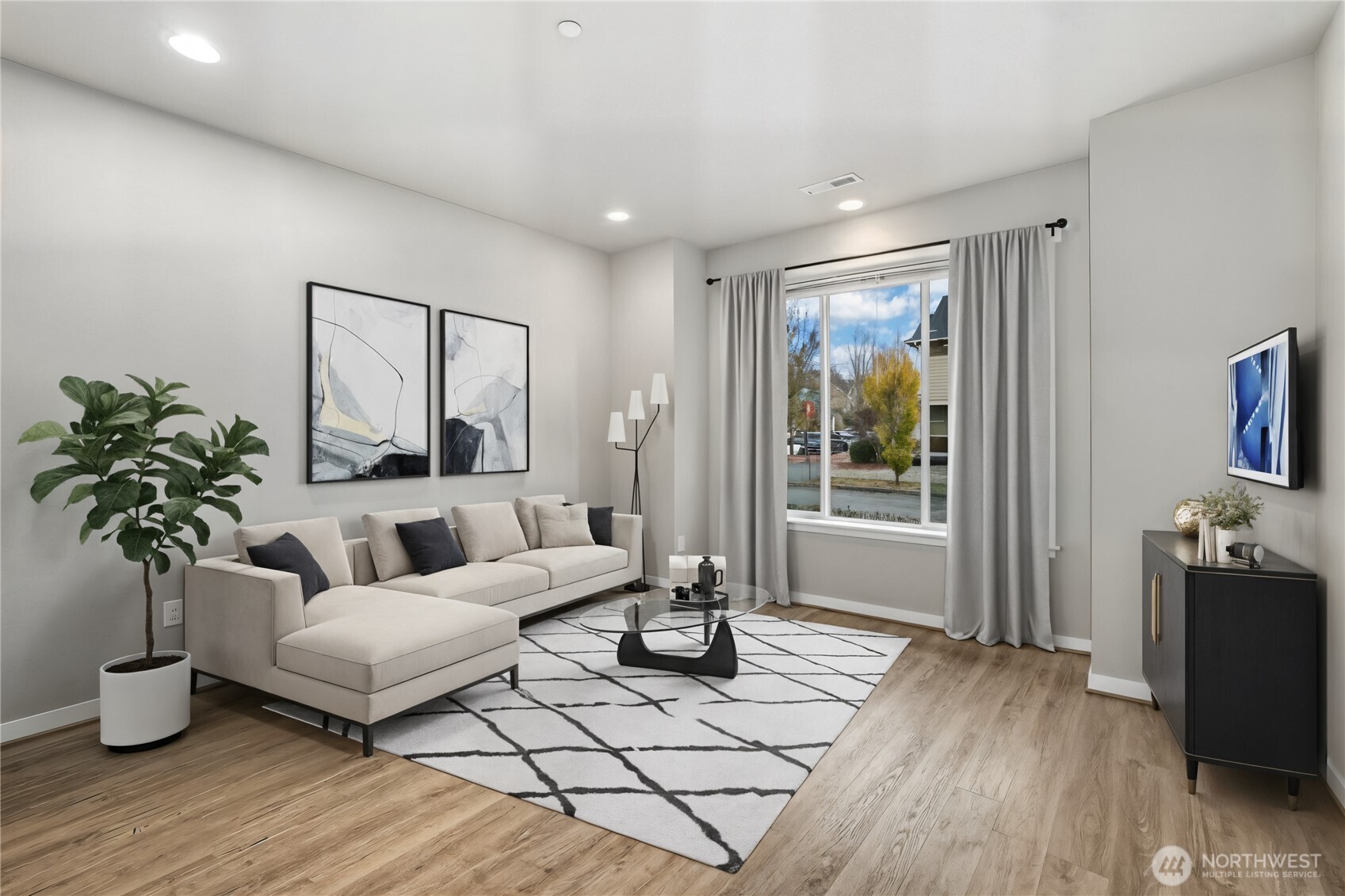 1541 Amethyst Street SE