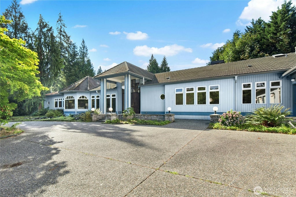 Photo of 25725 NE 80th Street, Redmond, WA 98053 (MLS # 2578667)