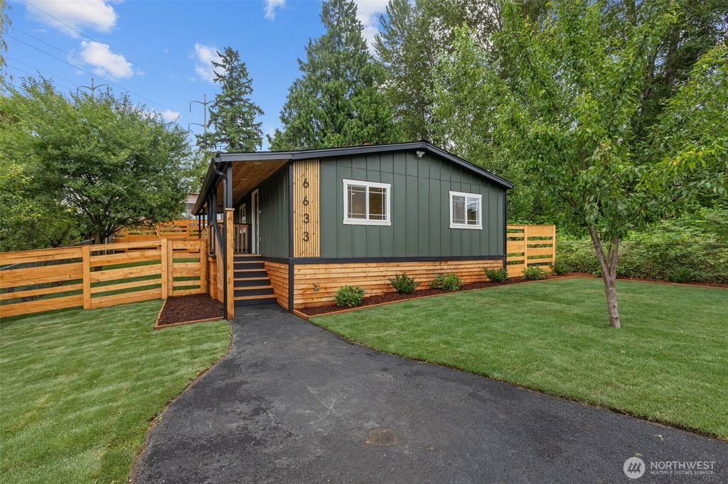 Photo of 6633 S 118th Street, Seattle, WA 98178 (MLS # 2405299)