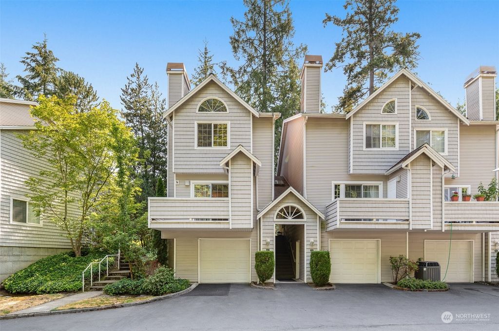 Photo of 601 12th Avenue NW #E1, Issaquah, WA 98027 (MLS # 2265247)