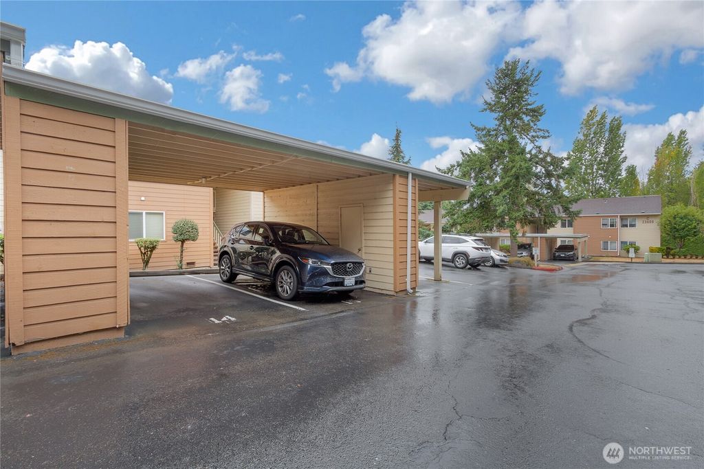 Photo of 23605 112th Avenue SE #B204, Kent, WA 98031 (MLS # 2418278)