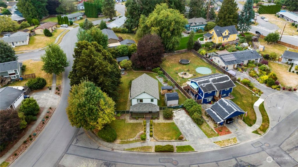 Photo of 4309 Royal Court, Carnation, WA 98014 (MLS # 1998997)
