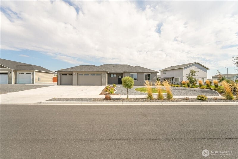 203 N Gold Cup Dr.