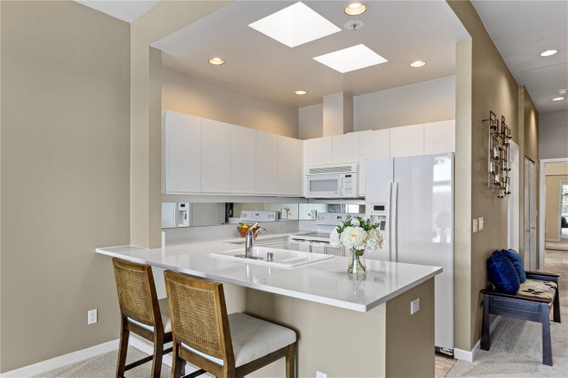 1504 Aurora Ave N 504