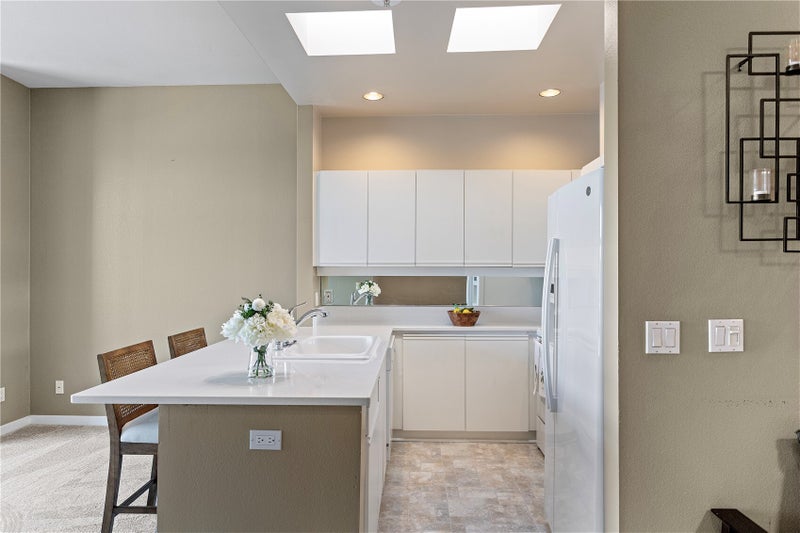 1504 Aurora Ave N 504
