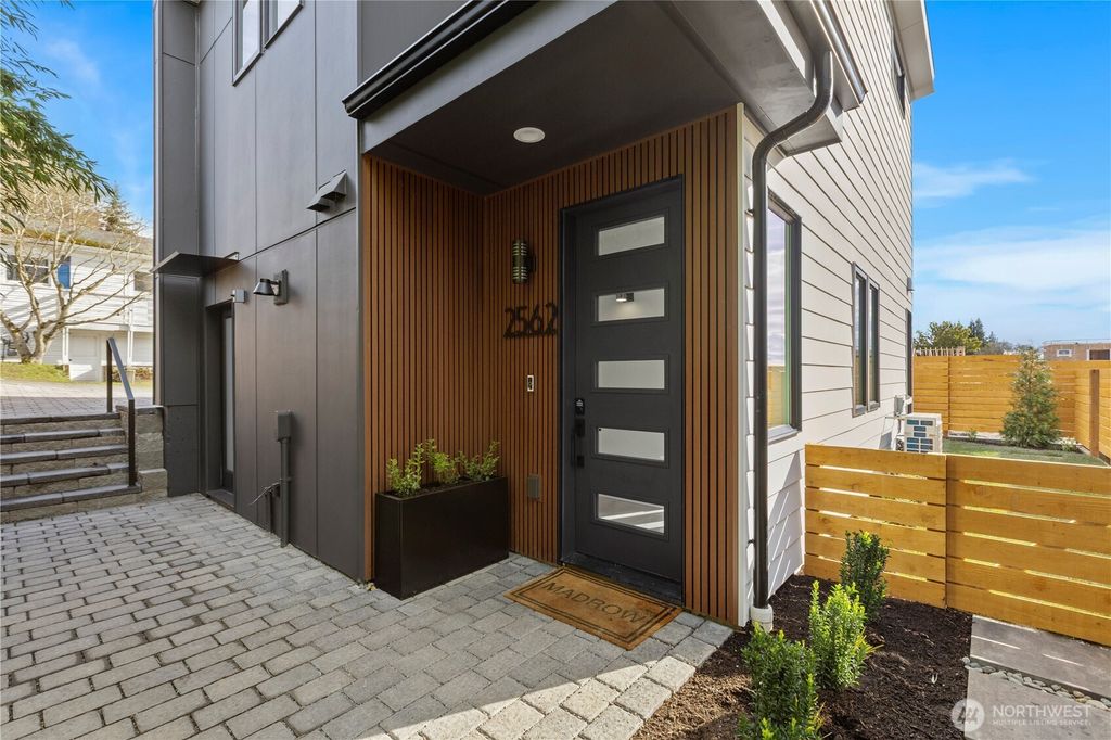 Photo of 2562 30th Avenue W, Seattle, WA 98199 (MLS # 2497373)