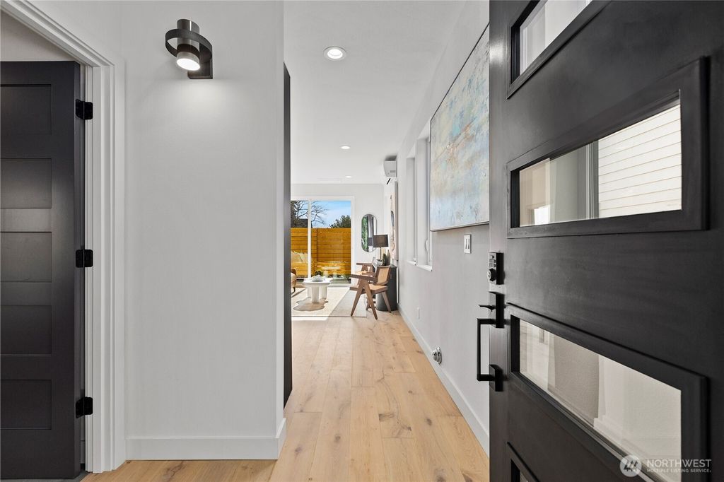 Photo of 2562 30th Avenue W, Seattle, WA 98199 (MLS # 2497373)