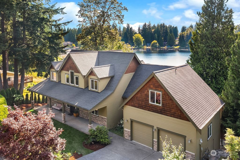 Photo of 13927 E Lake Kathleen Drive SE, Renton, WA 98059 (MLS # 2027513)