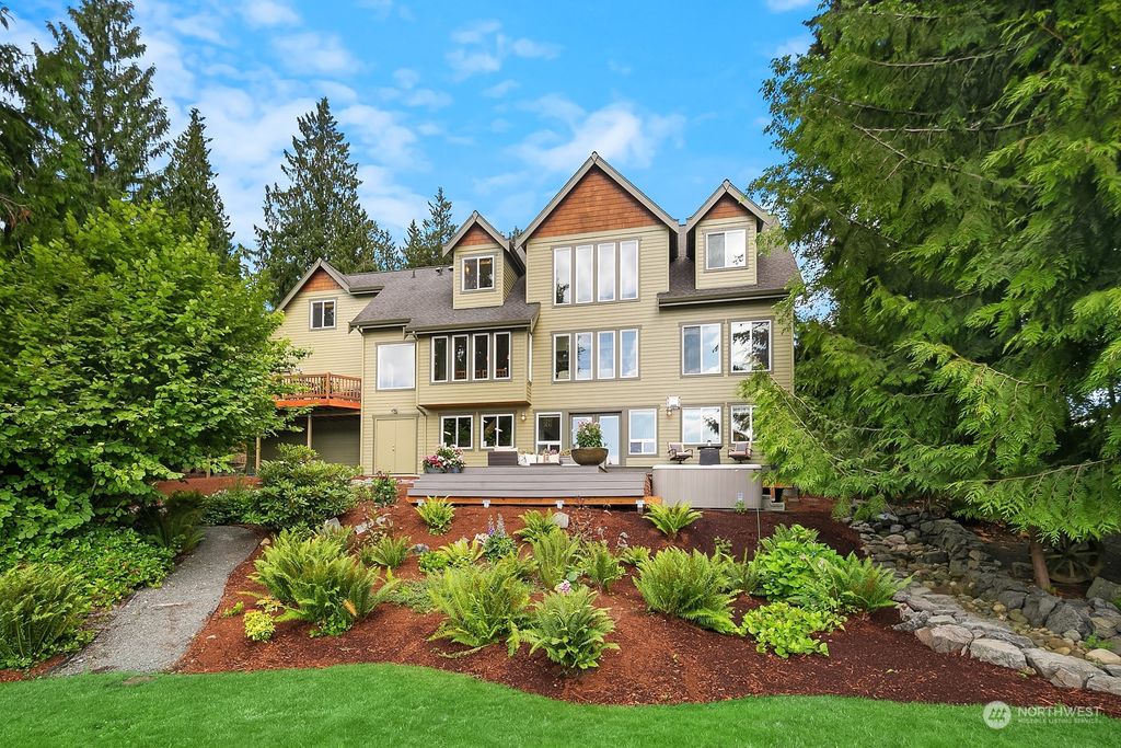 Photo of 13927 E Lake Kathleen Drive SE, Renton, WA 98059 (MLS # 2027513)