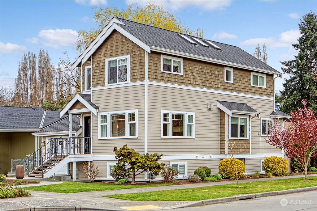 Photo of 200 30th Avenue E, Seattle, WA 98112 (MLS # 2211517)