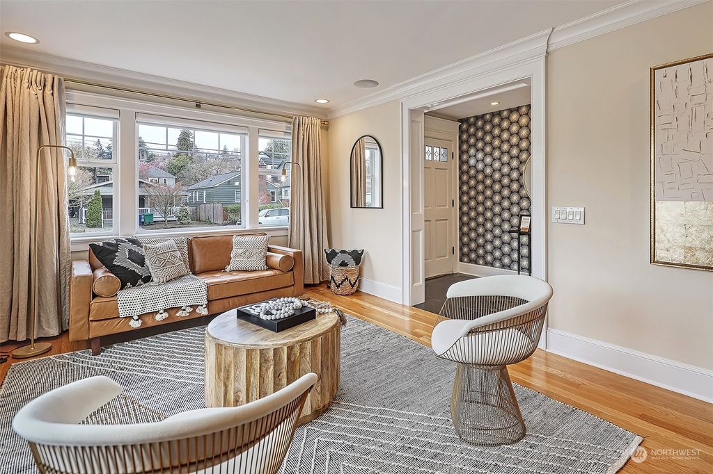 Photo of 200 30th Avenue E, Seattle, WA 98112 (MLS # 2211517)