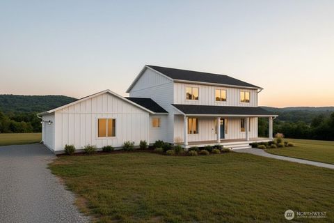 Photo of 108 Timberline Ln, Winlock, WA 98596 (MLS # 2447300)
