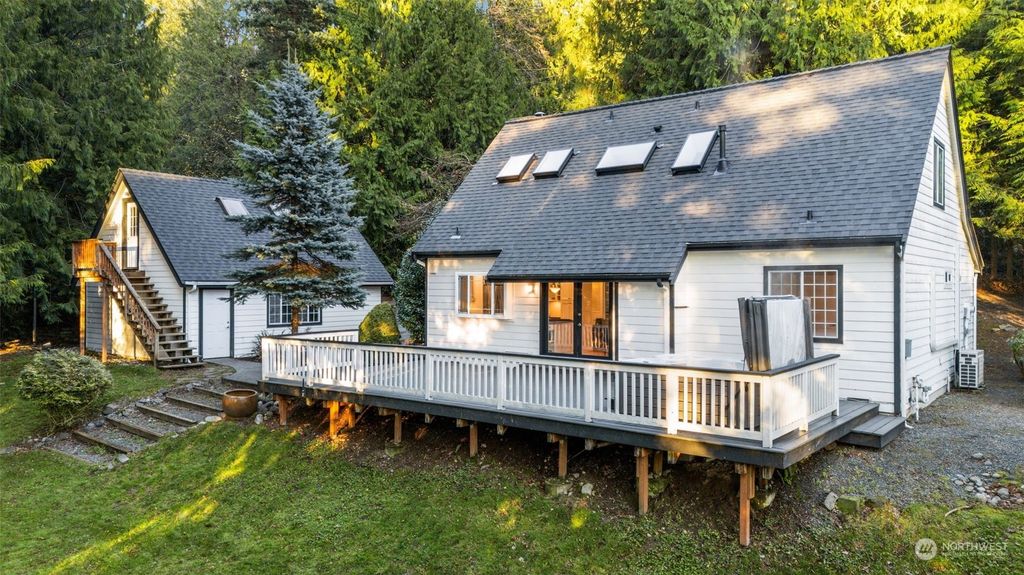 Photo of 21313 SE 3rd Street, Sammamish, WA 98074 (MLS # 2314642)