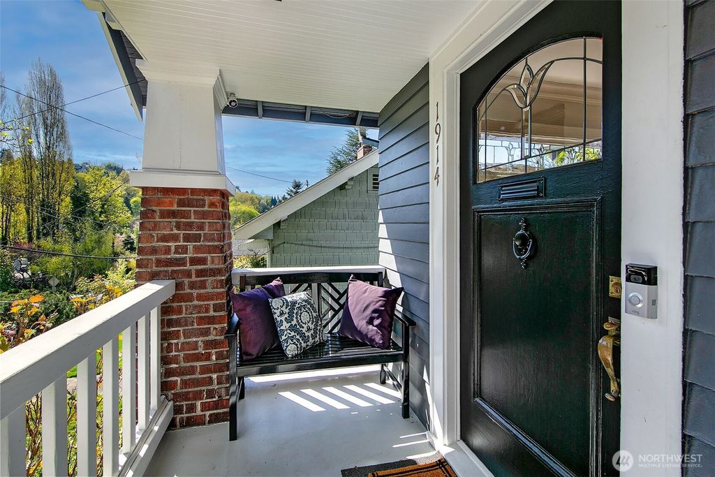 Photo of 1914 E Lynn Street, Seattle, WA 98112 (MLS # 2360331)