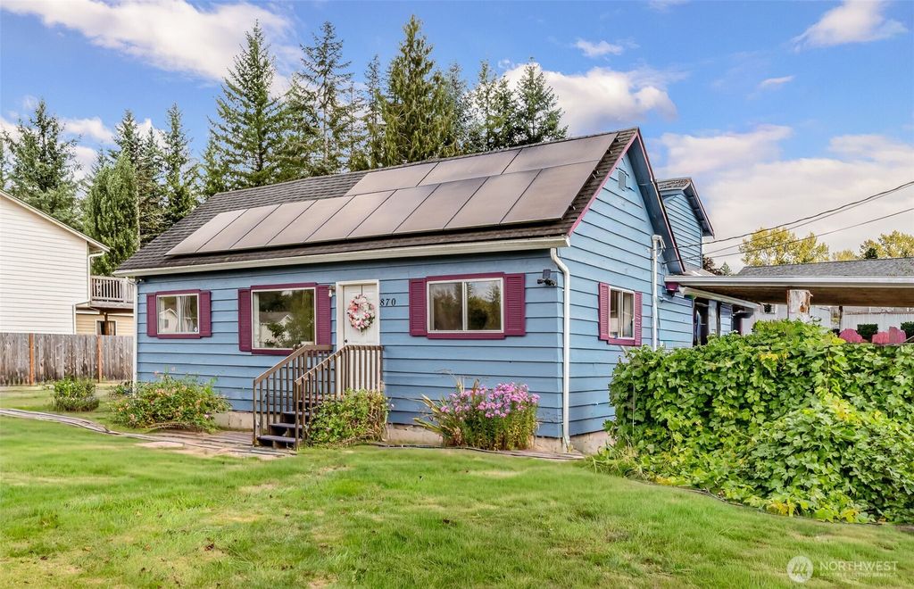 Photo of 870 4th Street, Sultan, WA 98294 (MLS # 2436615)