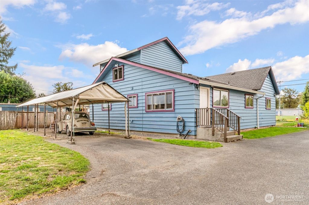 Photo of 870 4th Street, Sultan, WA 98294 (MLS # 2436615)