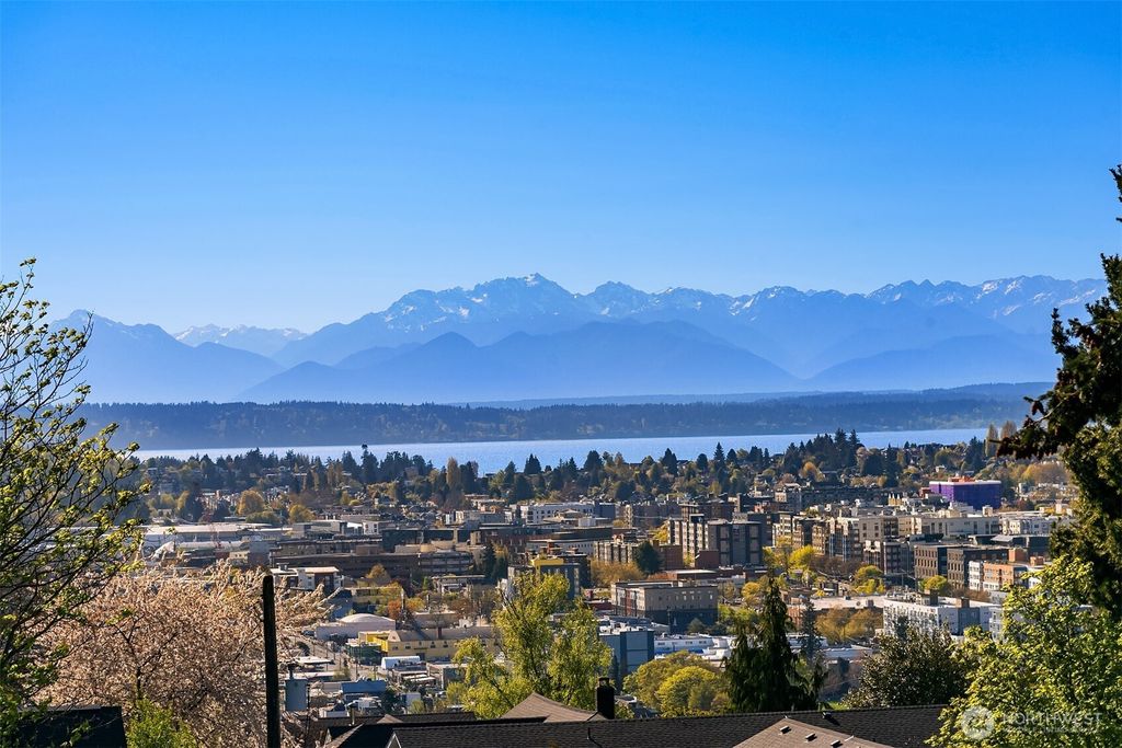 Photo of 124 N 49th Street #B, Seattle, WA 98103 (MLS # 2356841)