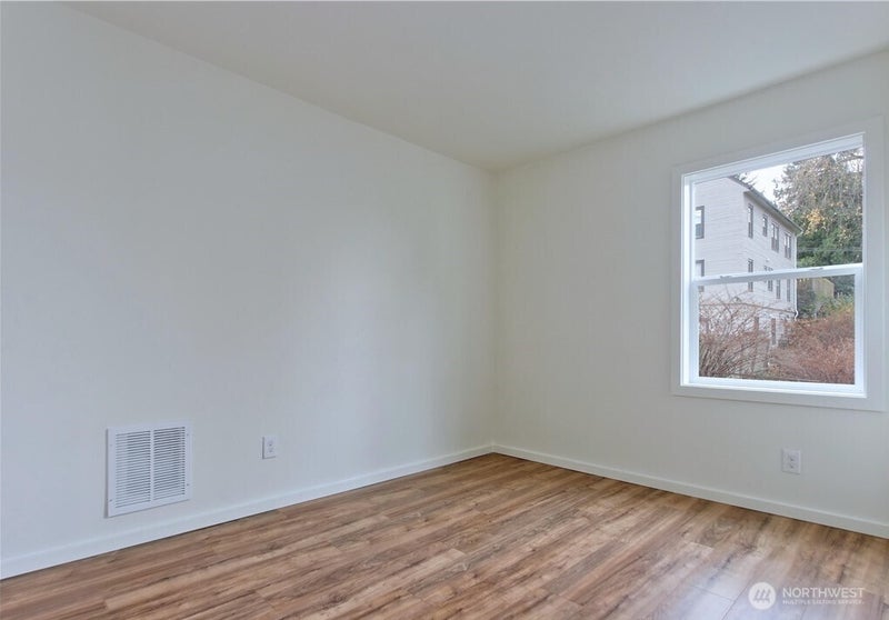 5045 37th Avenue S