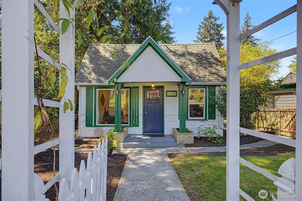 Photo of 14019 23rd Avenue NE, Seattle, WA 98125 (MLS # 2515104)