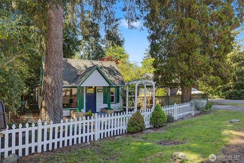 Photo of 14019 23rd Avenue NE, Seattle, WA 98125 (MLS # 2515104)