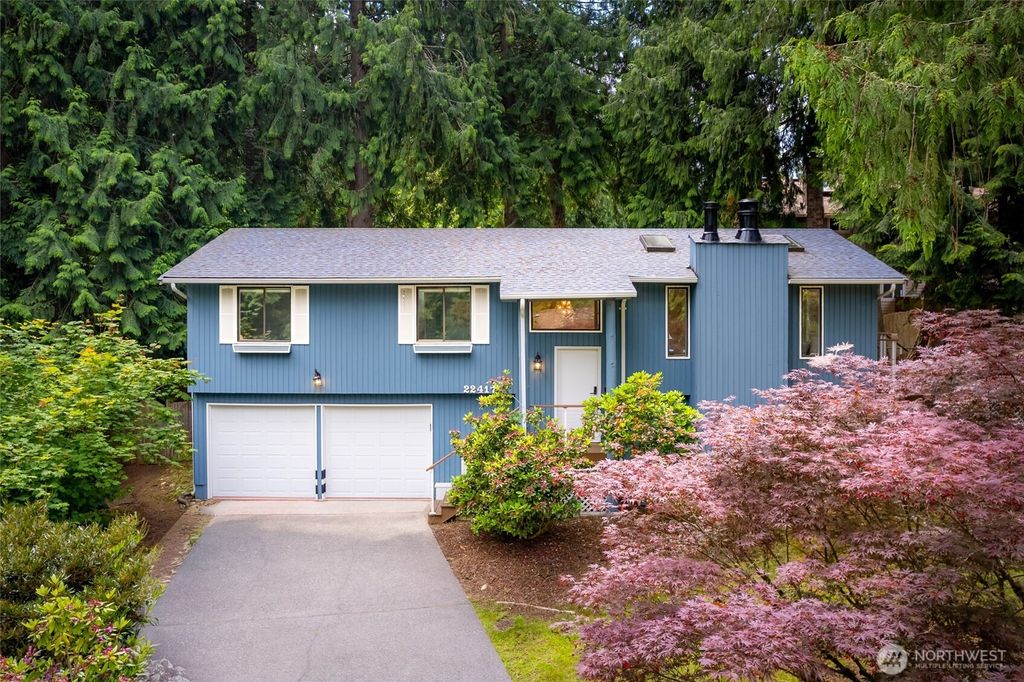 Photo of 22417 NE 13th Court, Sammamish, WA 98074 (MLS # 2388348)