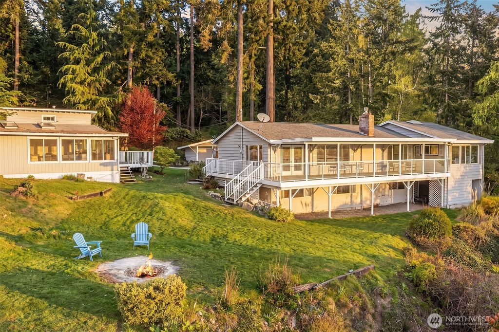 Photo of 9139 SW Bayview Drive, Vashon, WA 98070 (MLS # 2504514)