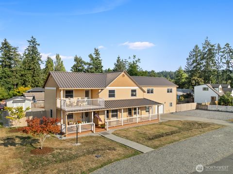 Photo of 501 3rd Street, Steilacoom, WA 98388 (MLS # 2426782)