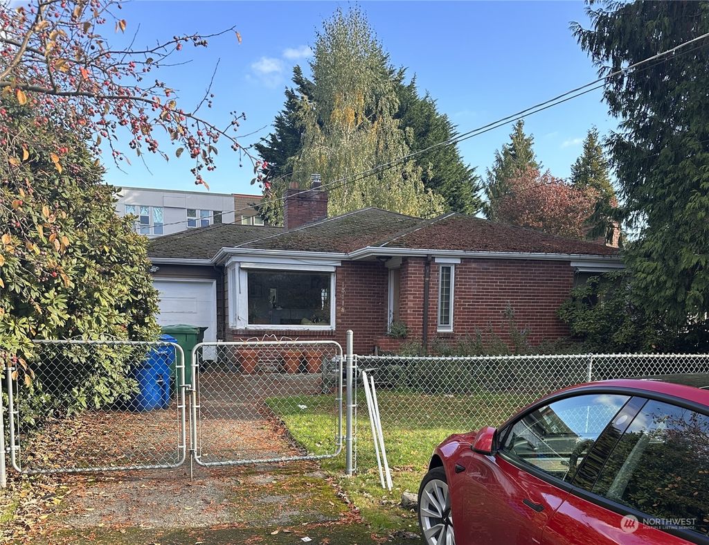 Photo of 13118 Palatine Avenue N, Seattle, WA 98133 (MLS # 2191065)