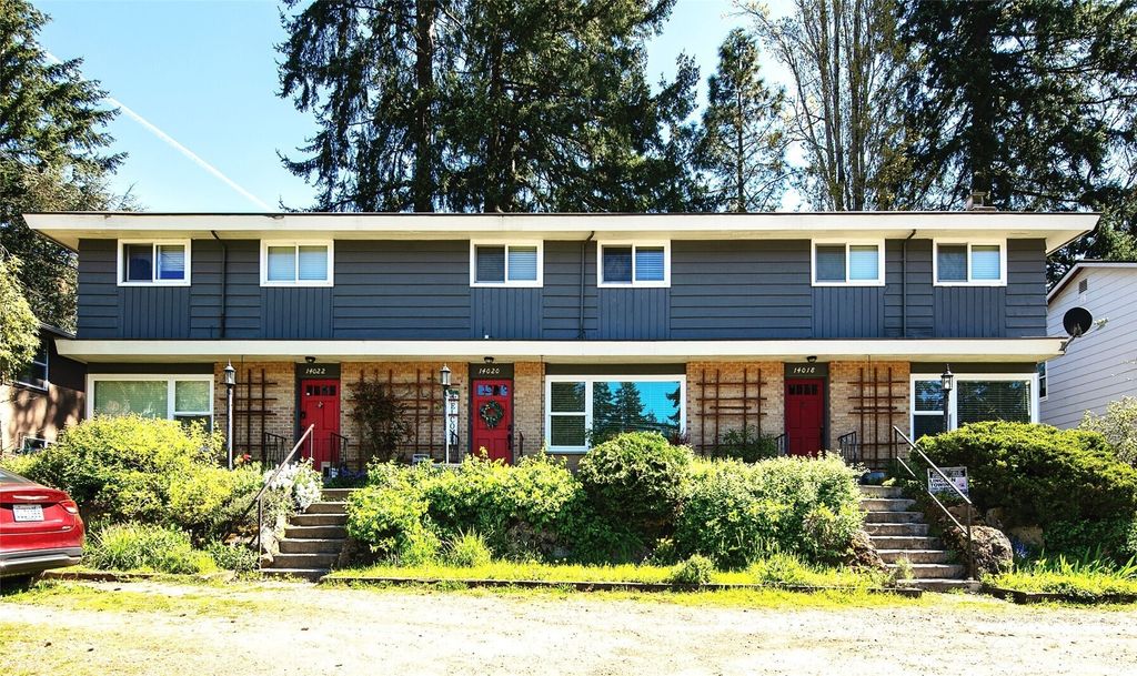 Photo of 14018 Greenwood Ave, Seattle, WA 98133 (MLS # 2487346)