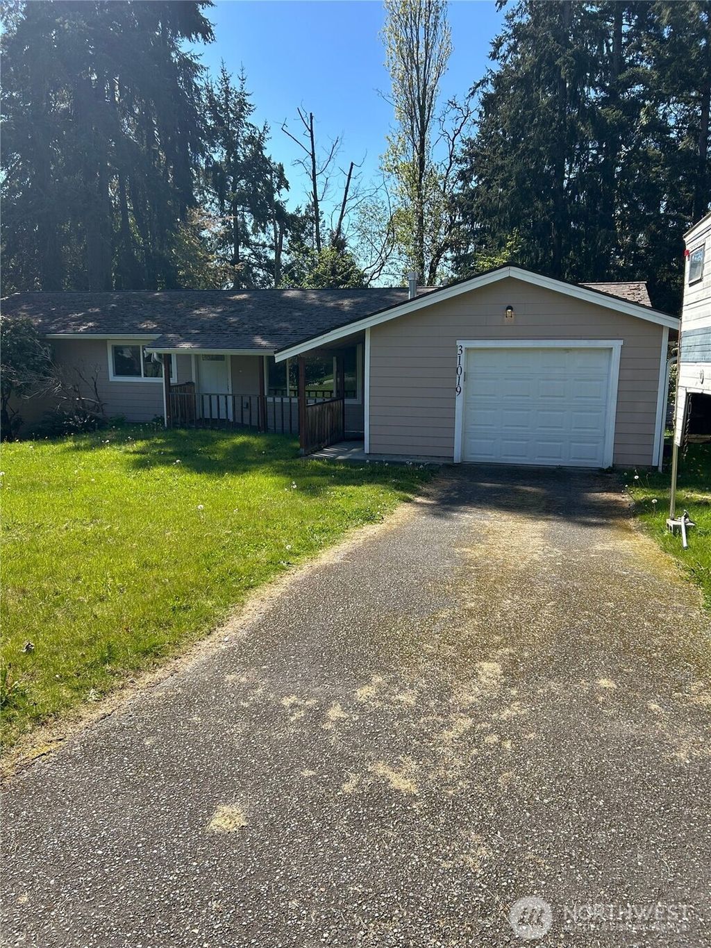 Photo of 31019 7th Avenue SW, Federal Way, WA 98023 (MLS # 2369951)