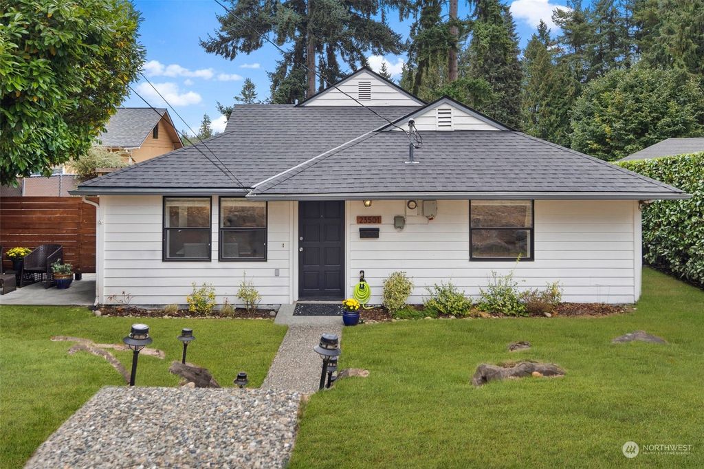 Photo of 23501 52nd Avenue W, Mountlake Terrace, WA 98043 (MLS # 2161898)