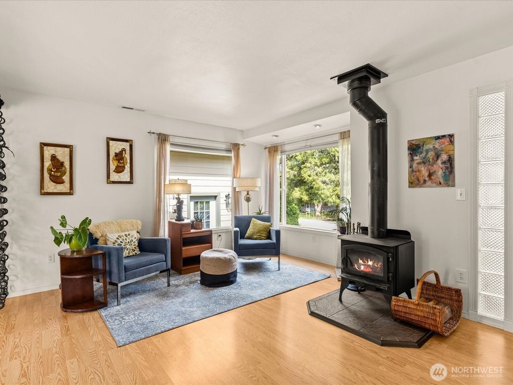 Photo of 6413 NE 196th Street, Kenmore, WA 98028 (MLS # 2372447)