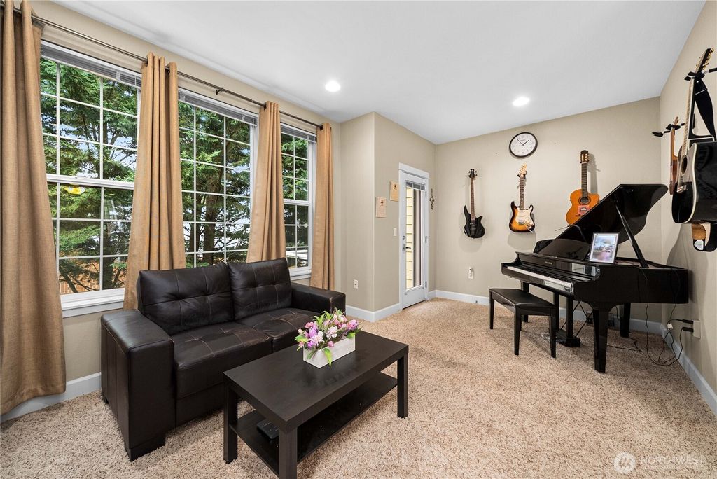 Photo of 11023 SE 240th Street #H1, Kent, WA 98031 (MLS # 2488029)