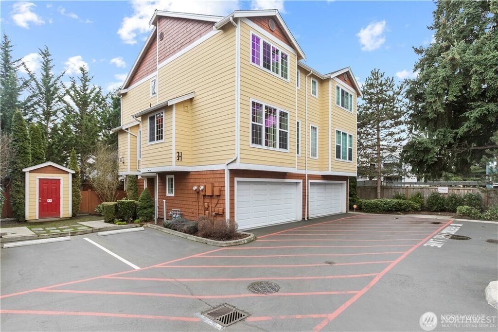 Photo of 11023 SE 240th Street #H1, Kent, WA 98031 (MLS # 2488029)