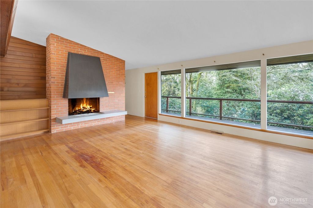 Photo of 4741 119th Ave SE Ave, Bellevue, WA 98006 (MLS # 2355146)