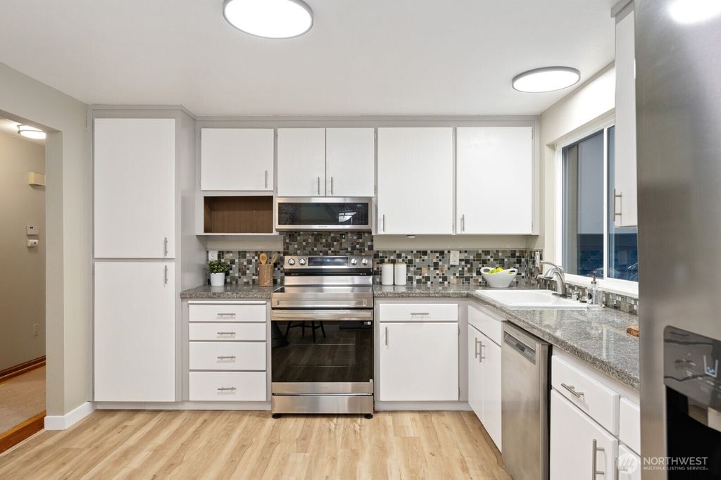 Photo of 20532 11th Drive SE, Bothell, WA 98012 (MLS # 2350257)