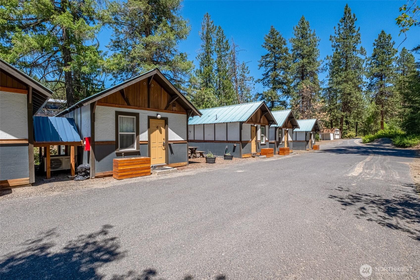11798 US Highway 2