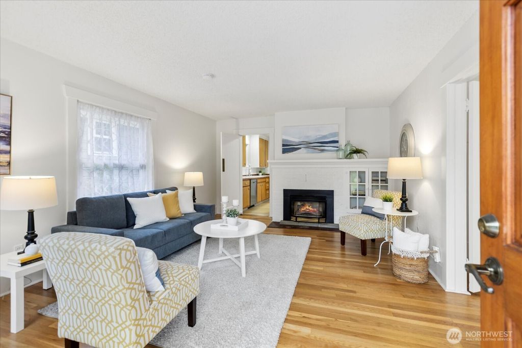 Photo of 5517 8th Avenue NE, Seattle, WA 98105 (MLS # 2395969)