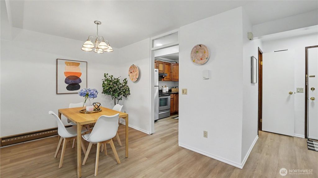 Photo of 12517 SE 30th Street, Bellevue, WA 98005 (MLS # 2530009)